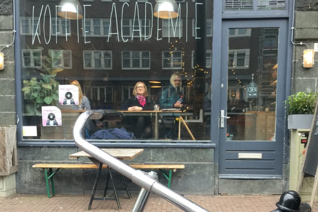Yoga Studio Hopping Amsterdam mit Anja Fichtelmann, Koffie Academie